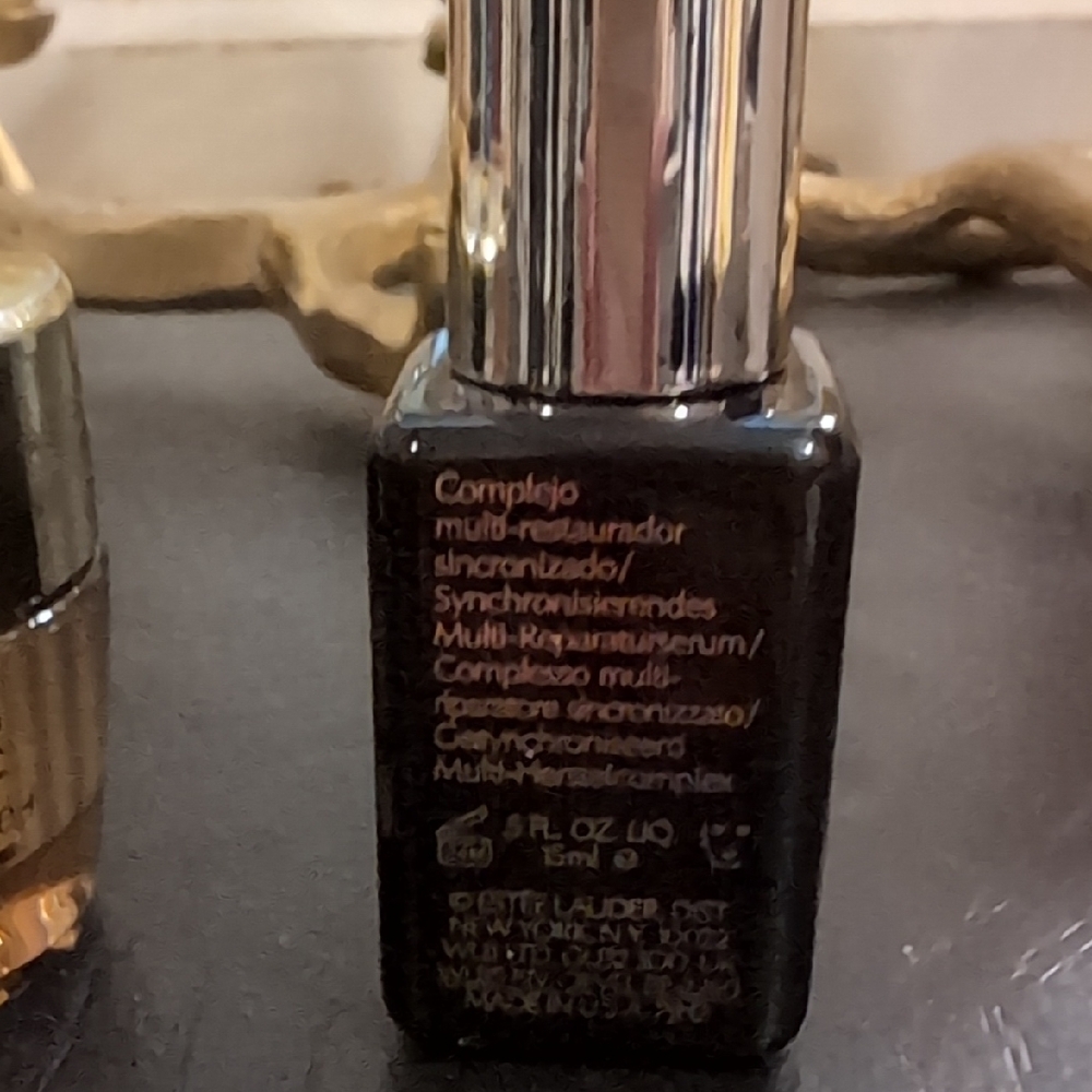 Estee Lauder Re-nutriv, Revitalizing Supreme, Advanced Night Repair - Picture 9 of 10